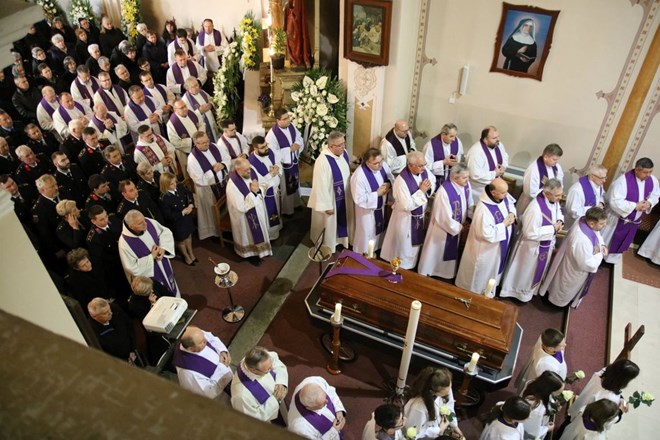 ​Sprovodna misa i ispraćaj preč. Josipa Pivara